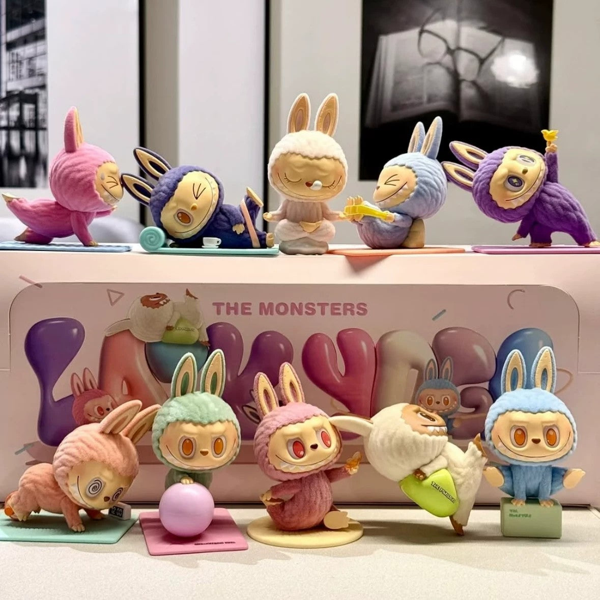 Kotak Buta Figur Lazy Yoga POPMART THE MONSTERS